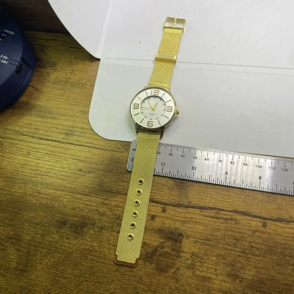 Womens Gold Tone Quartz Fashion Watch Works New Battery New!